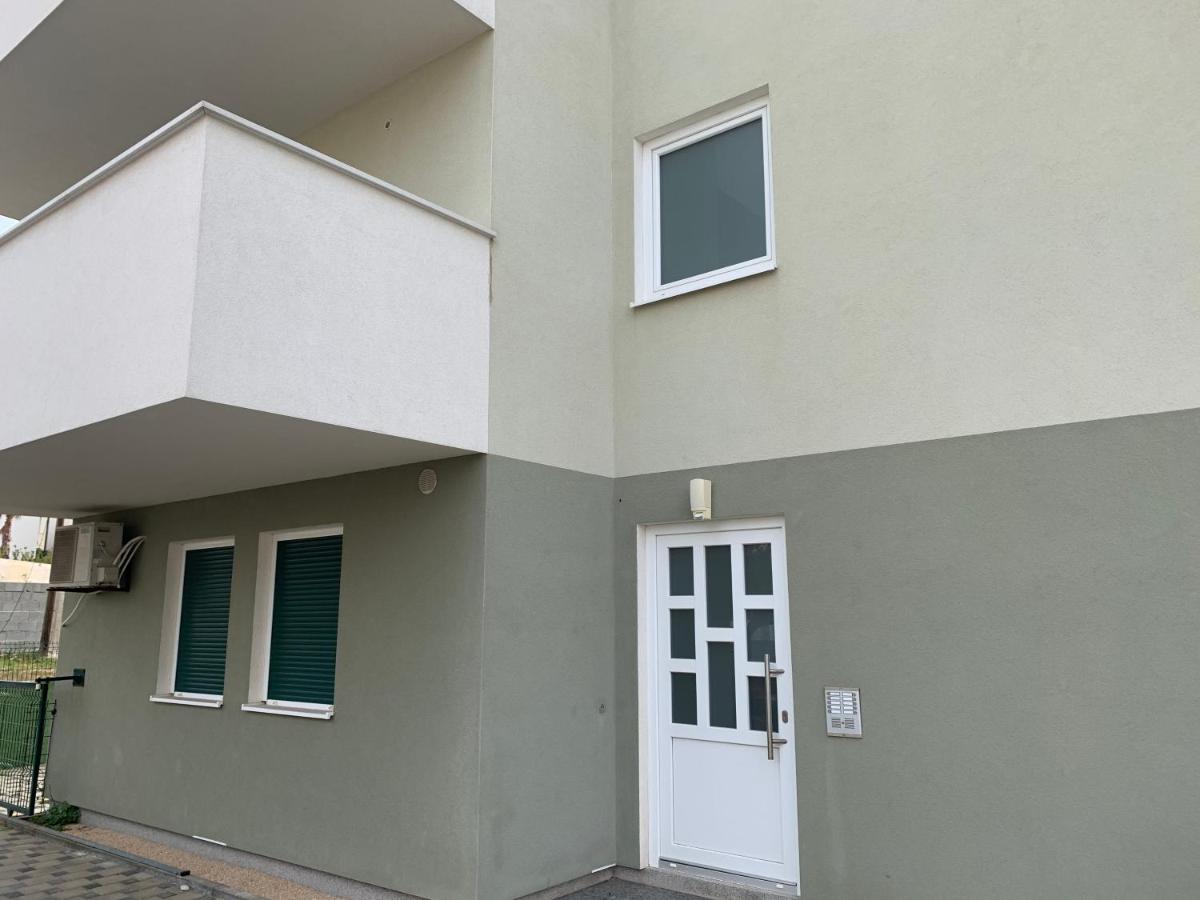 Apartman Toni Новаля Екстериор снимка